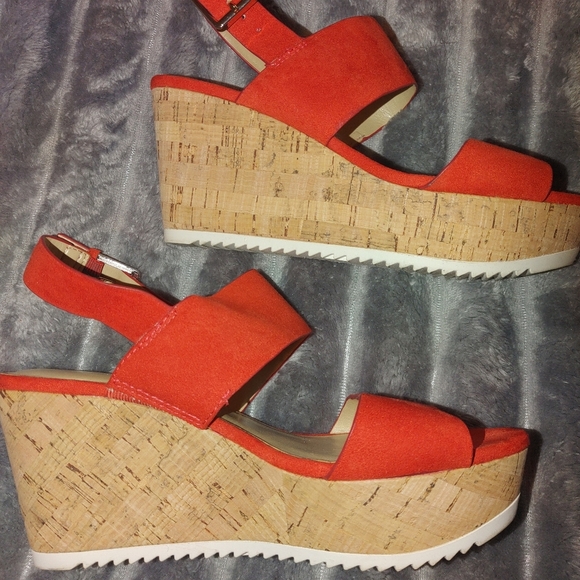 Nine West Orange Sandals Minimalist Design, Size 6.5 No Box - Picture 3 of 8